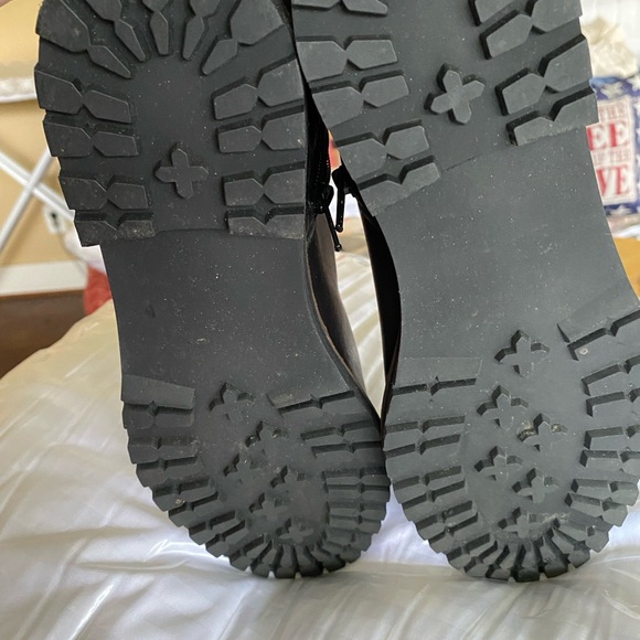 Chelsea leather ankle bootie 8 B - Picture 3 of 10